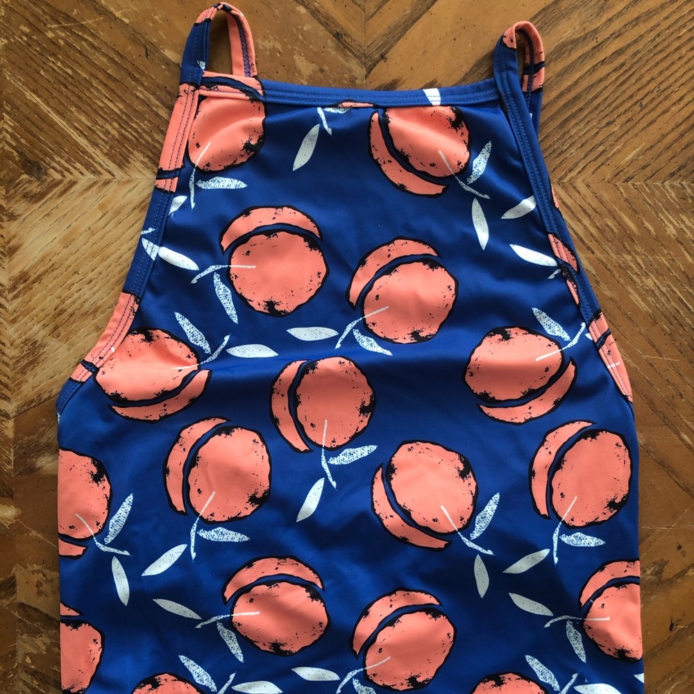 Kortni Jeane squared-up peaches print